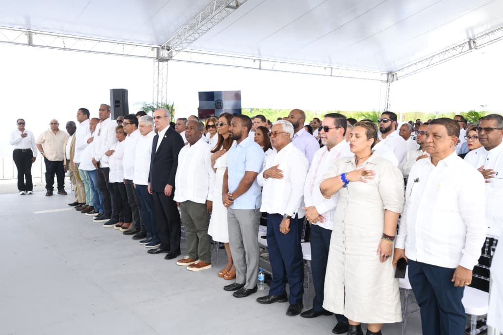 El presidente Luis Abinader encabeza designación de la avenida Ecológica con el nombre de José Francisco Peña Gómez